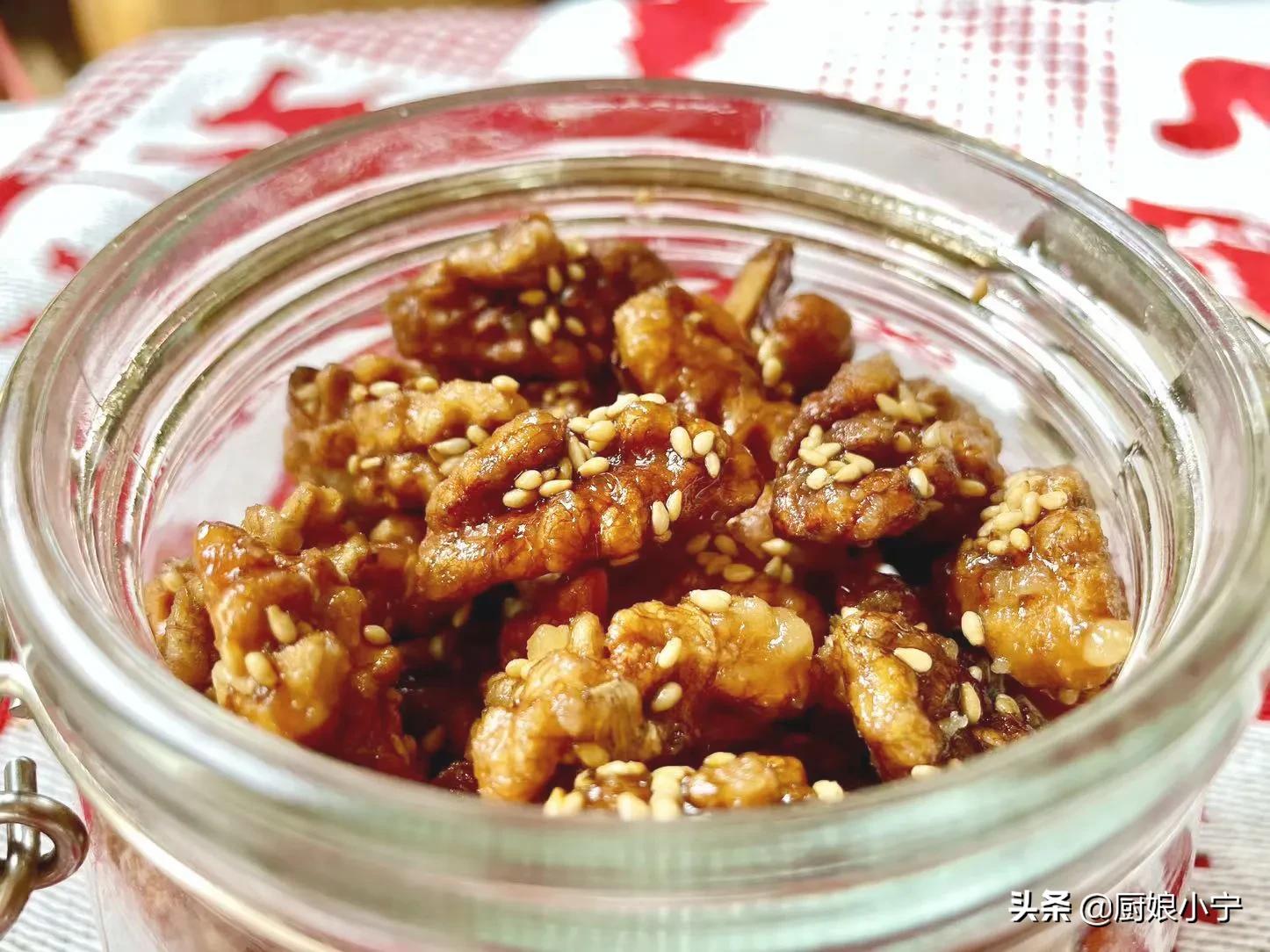 酥脆琥珀核桃仁制作,半斤核桃仁要多少糖做琥珀核桃