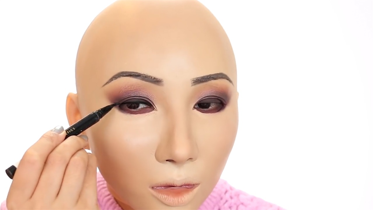 日本发明“*皮人**面具”，猥琐大叔带上变少女网红脸，非常精致