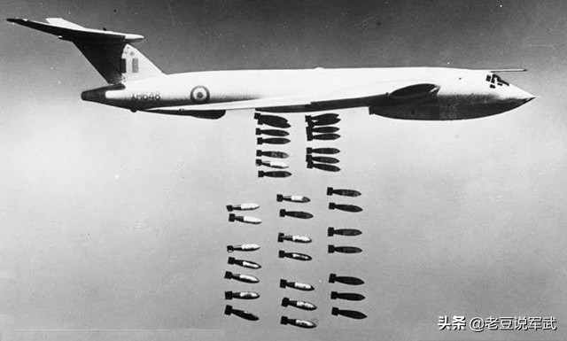 英国轰炸机v型,英国3v轰炸机