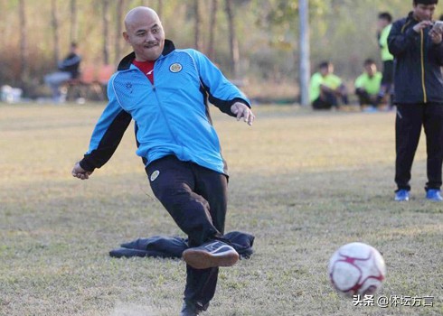 国足身高1米8,年龄25岁的中国男足前锋