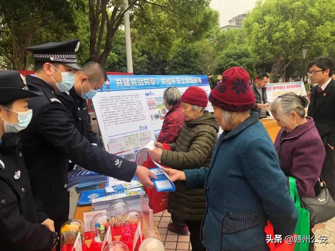 【我为群众办实事】逃犯网吧被带走，再推便民措施……赣州警方在行动！