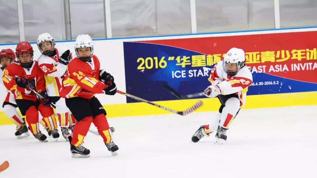 单排四轮冰鞋初学者教程视频,edea哪款冰鞋适合初学者