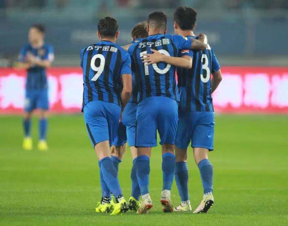 特谢拉加盟苏宁首秀,赛前特谢拉现身苏宁踩场