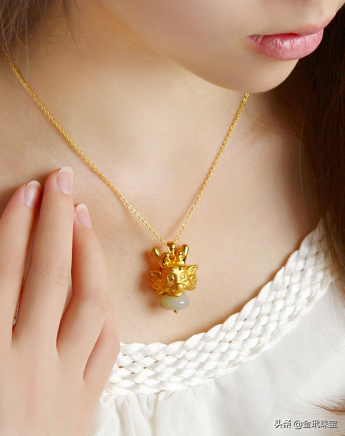 人戴黄金皮肤过敏,金首饰过敏流水脱皮