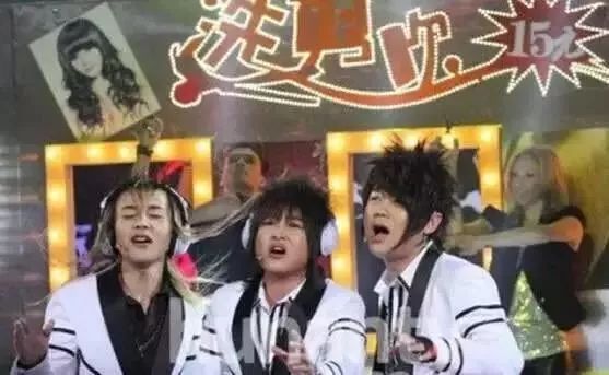 女子理发店理发被辱骂,杭州女子辱骂理发店完整视频