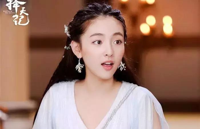 脸上有这5种特征的人,初恋脸特征有哪些