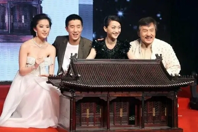 他追求李晨的3个前女友，掌掴王艳，开车撞王珂，如今锒铛入狱