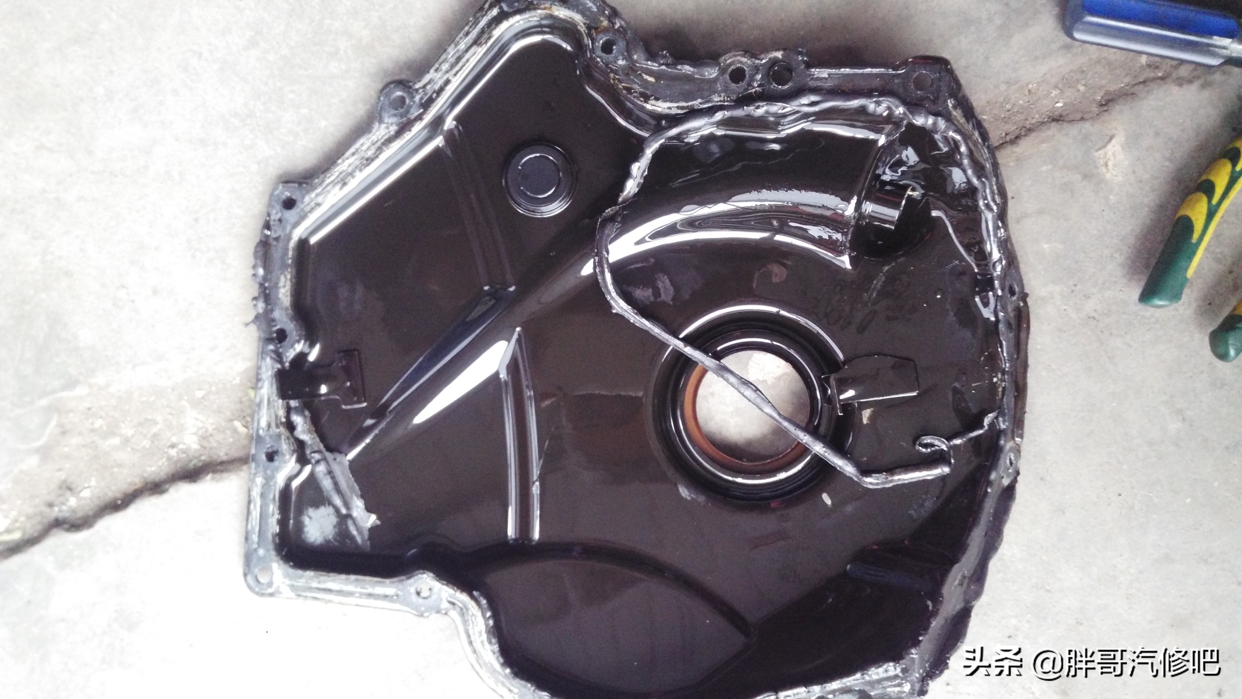 迈腾汽车漏油一般在哪个位置,迈腾漏油忽然不漏了