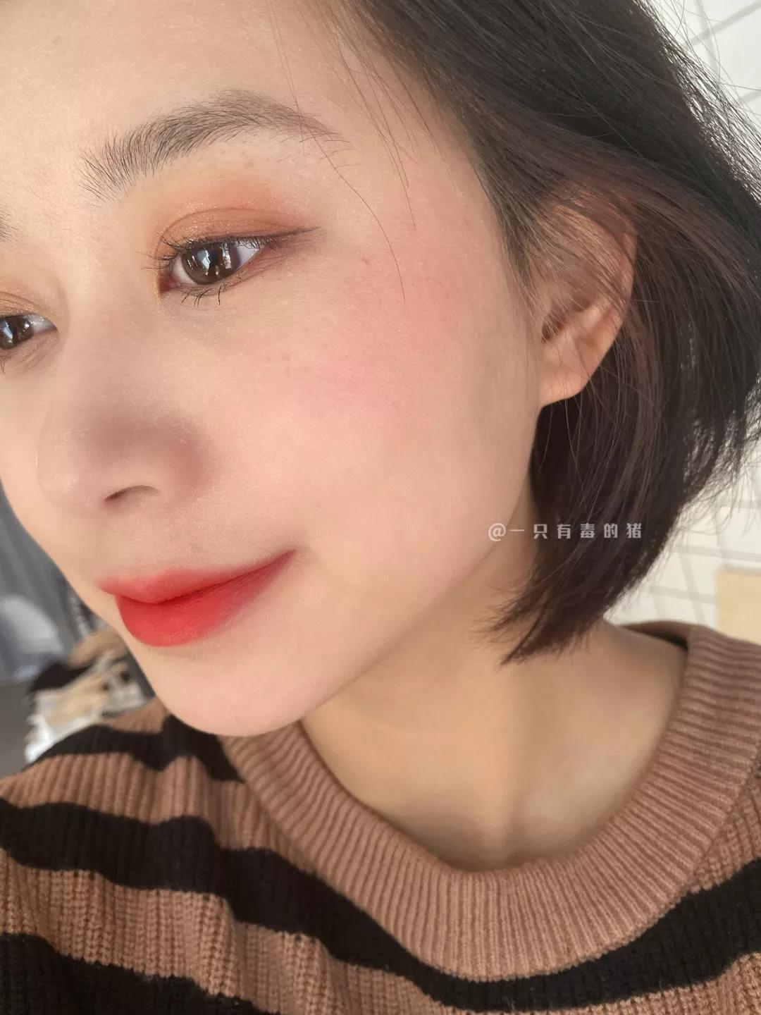 黄皮新手彩妆教程视频全集,适合黄皮的大牌彩妆推荐眼影