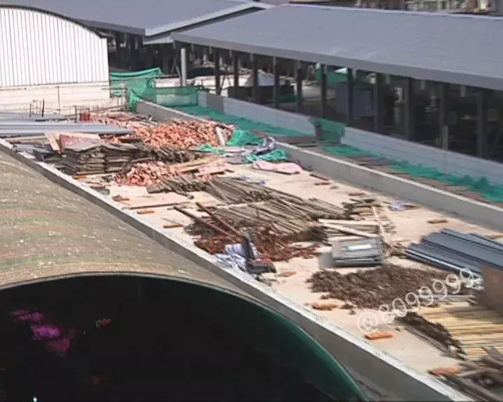 农贸市场顶棚坍塌致1死1伤,农贸市场房屋倒塌事件