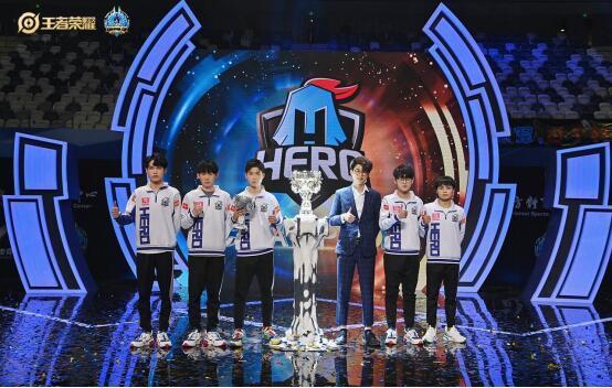 hero喊话dyg让久诚上场,hero久竞队员对久哲的看法