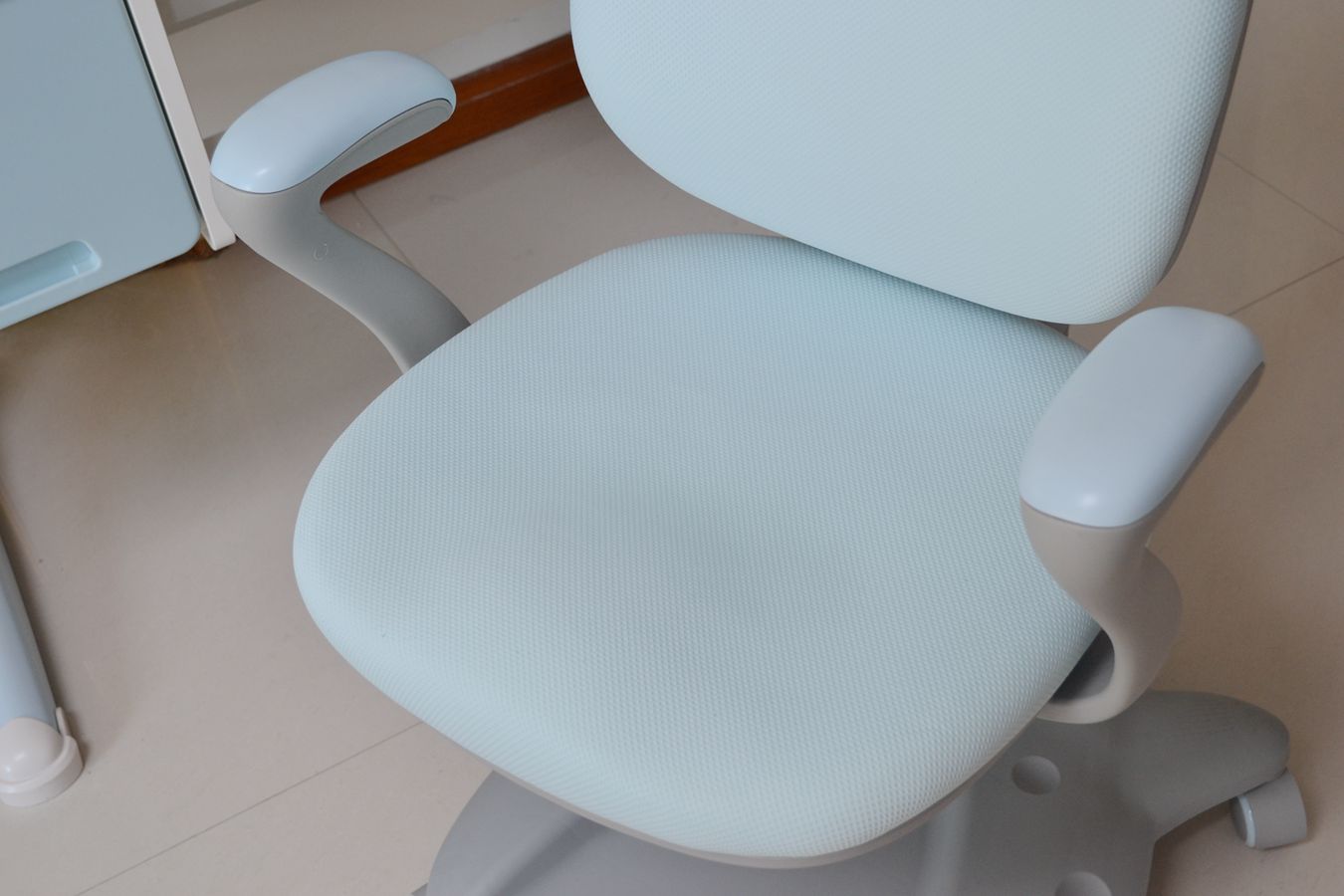 神器学习用品,专业学习桌椅是否鸡肋