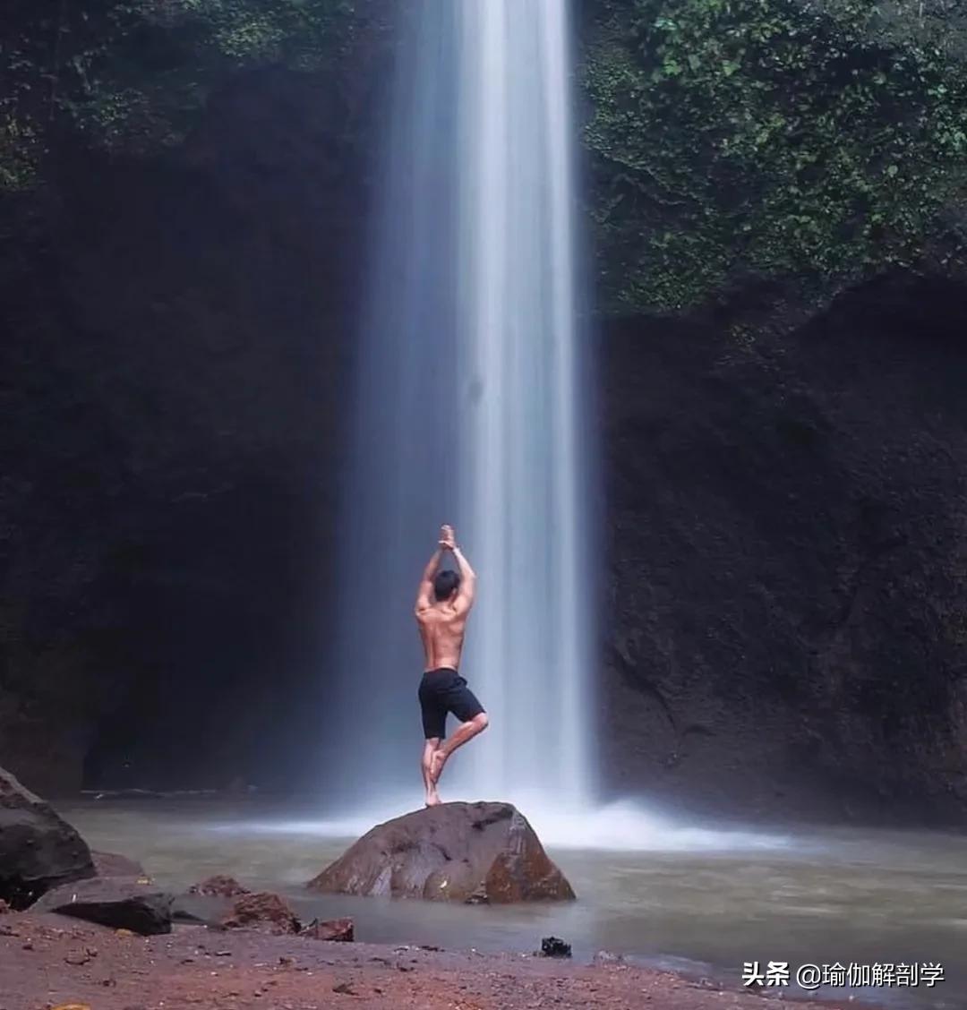 练瑜伽的男人的特点,经常练瑜伽的男人会有什么好处