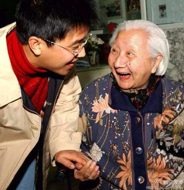 从小患肌无力，六年写一本书感动世界，马云也为他的书写序站台