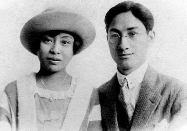 张幼仪自传小脚和西服的故事,张幼仪的小脚与西服