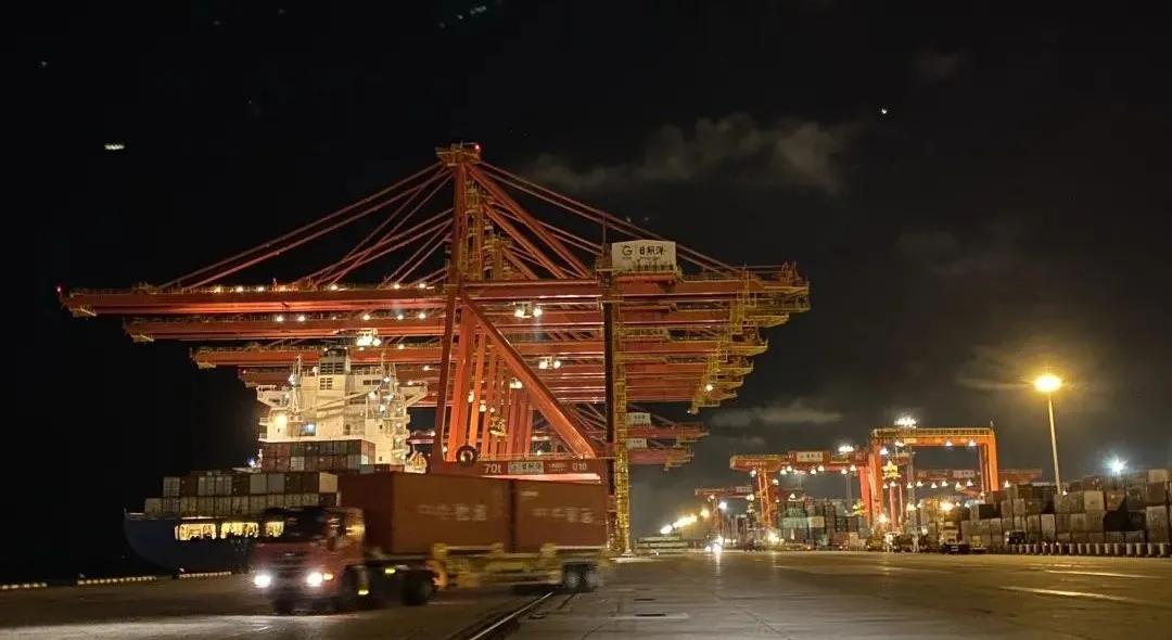 你了解夜班吗？快来看山东港口日照港集发公司运维工程师的夜班日常