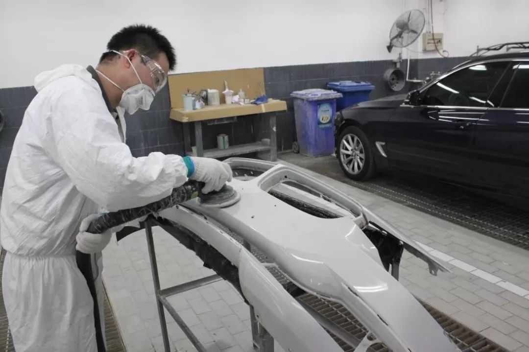 宝马3系钣金修复过程,宝马3系钣金喷漆多少钱