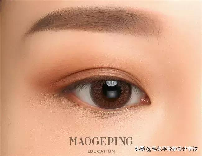 怎么画眼妆才不显脏,怎么防止眼妆花