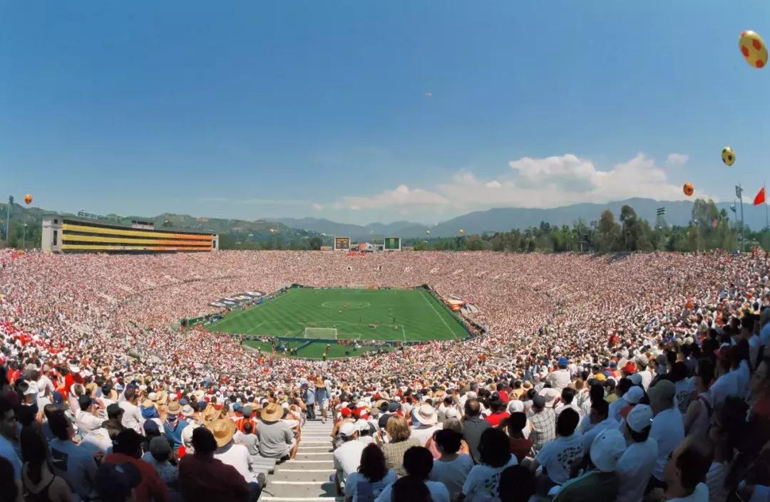 她是最硬核的女足球星，从不避讳性取向，还敢怒怼特朗普