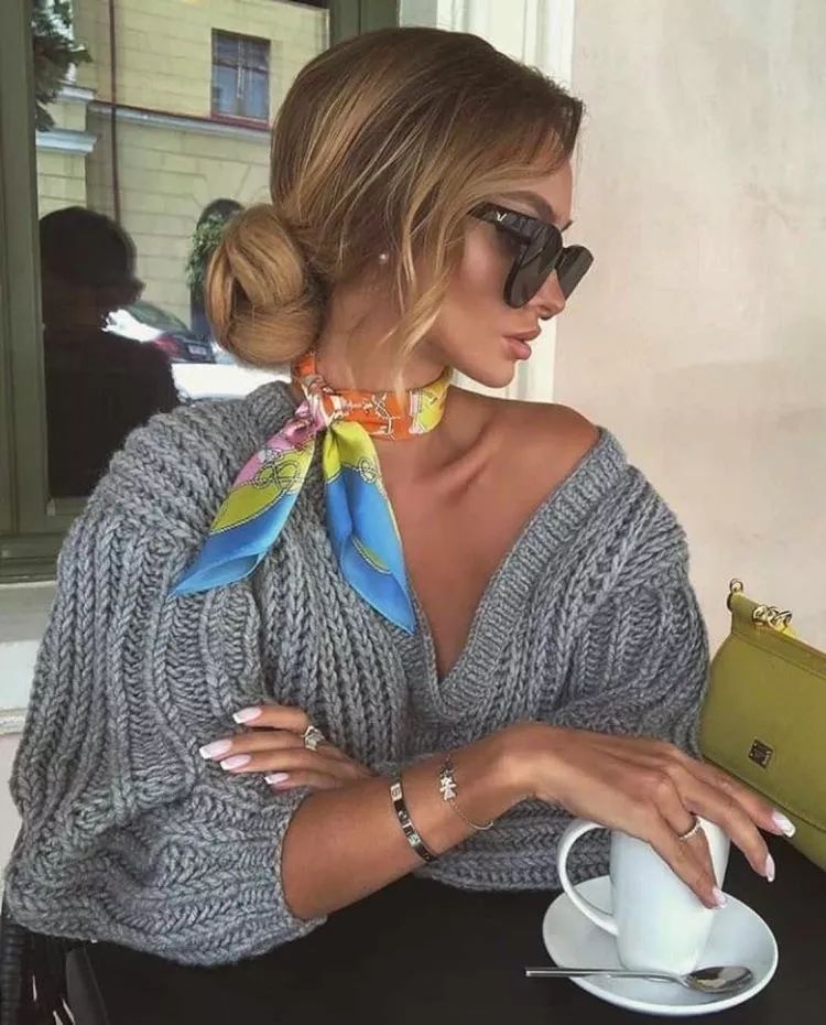 保暖又柔和的围巾系法很有气质哦,围巾保暖时尚的系法