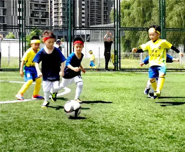 椋炴壃瓒崇悆鐩存挱,椋炴壃瓒崇悆璁粌鍩哄湴