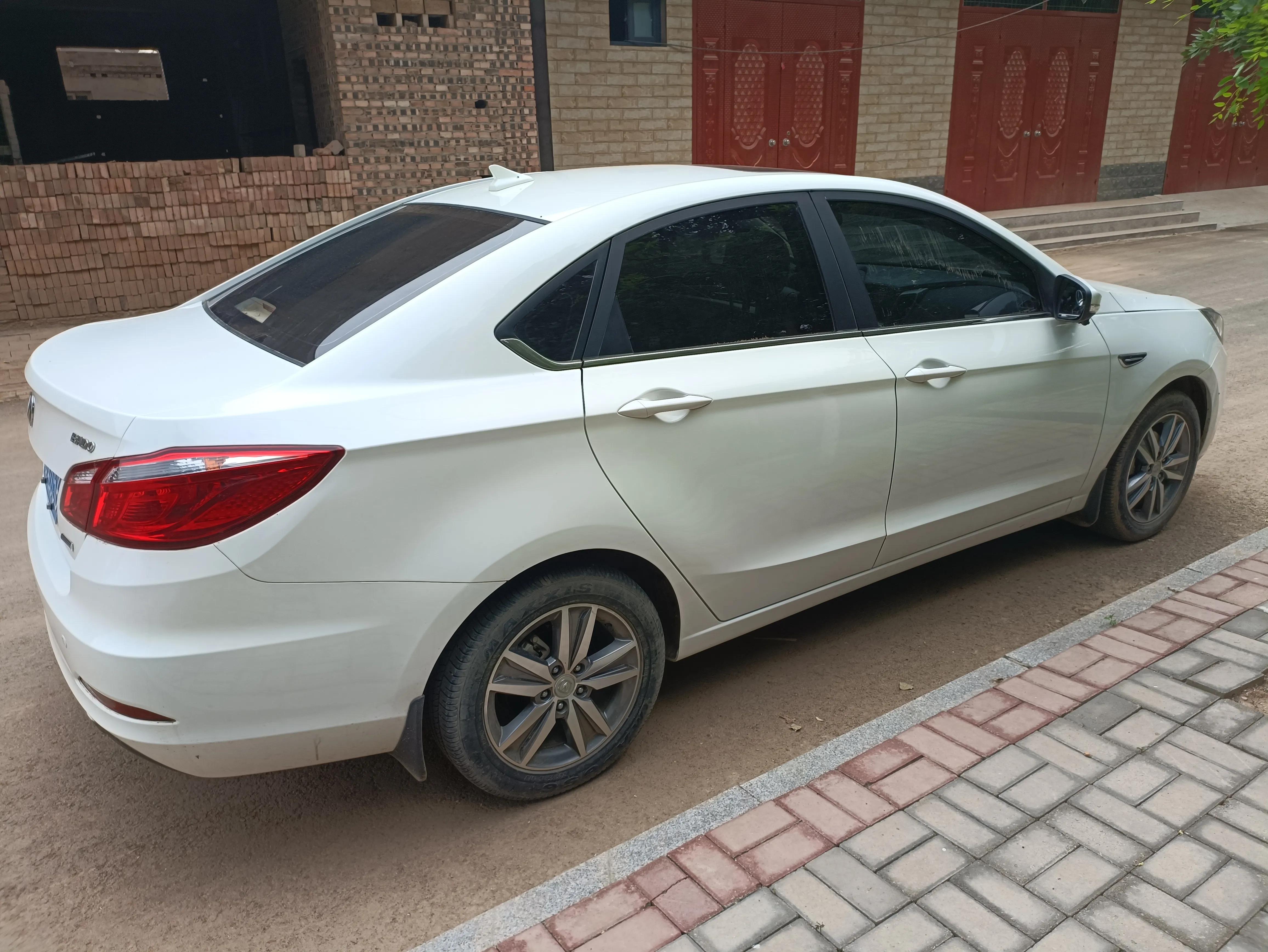 空间宽敞乘坐舒适的车,空间宽敞又舒适