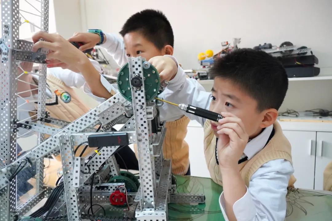 孩子课余时间玩什么,课余时间参加各种课外活动