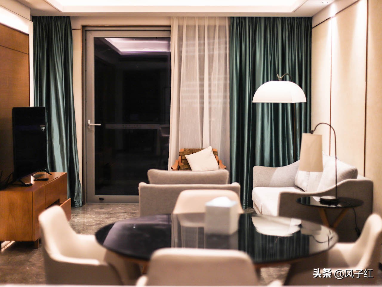 三亚旅游住酒店还是民宿好,三亚市旅游住宿民宿