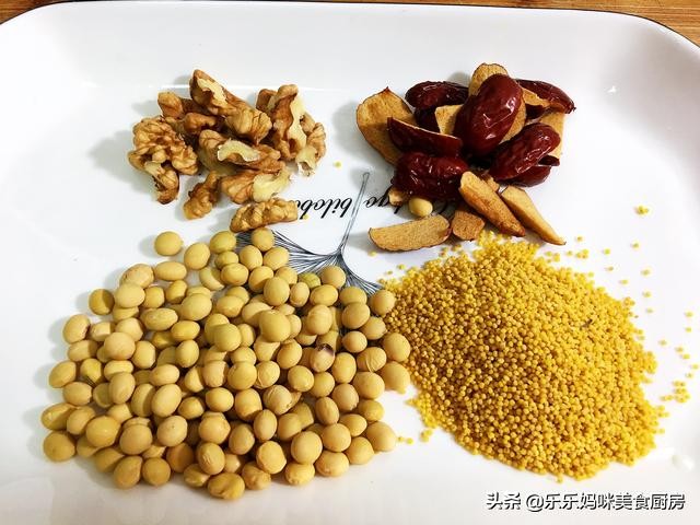 打豆浆不要放米太黏了,打豆浆不要煮熟的豆子可以吗