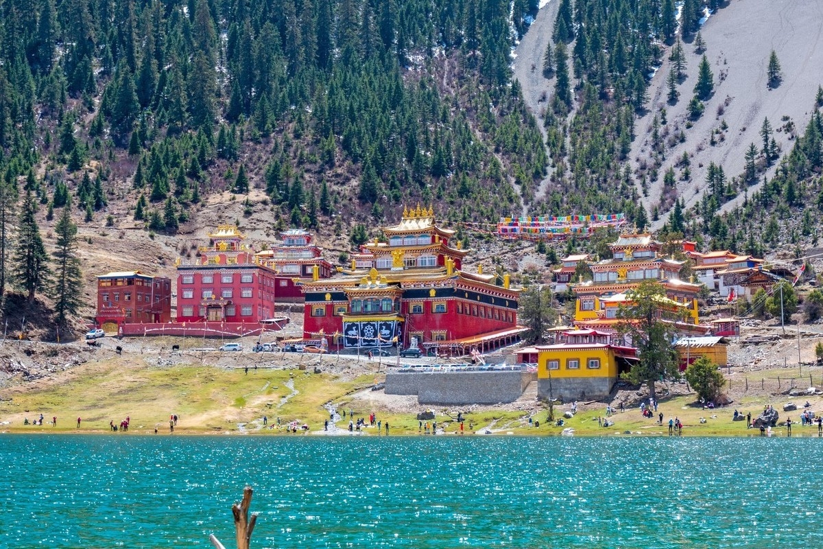 这才是夏天凉爽的地方,七里坪负氧离子全国第一避暑天堂