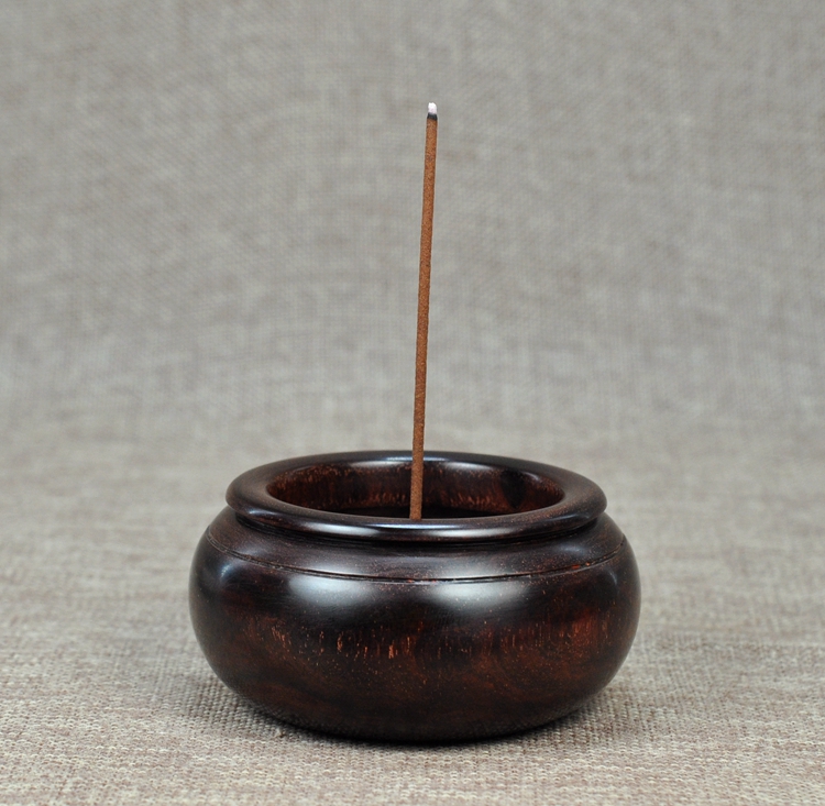 紫檀家具怎么保养最好,小叶紫檀手串如何盘玩保养