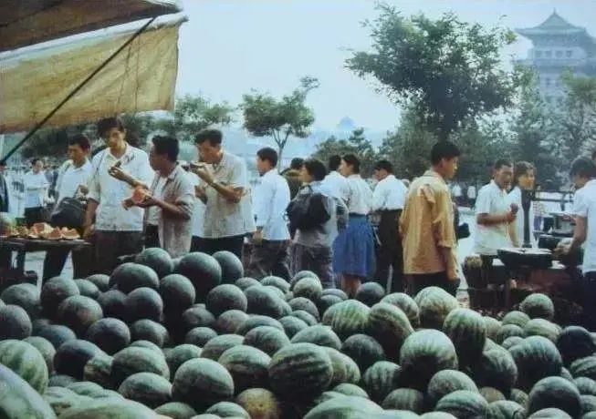老舍写的北平的夏天,老舍北平的秋天济南的秋天
