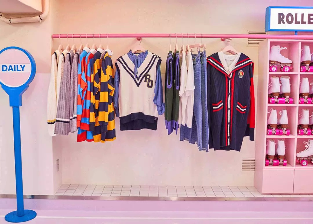 周冬雨刘雯同款毛衣,大表姐刘雯同款绿色开衫毛衣