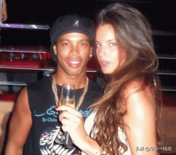 足球罗纳尔迪尼奥,罗纳尔迪尼奥球场精灵