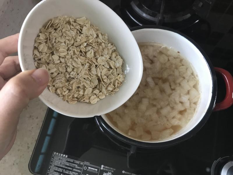 减肥一餐吃多少燕麦有饱腹感,晚餐不吃主食只吃燕麦片能减肥吗