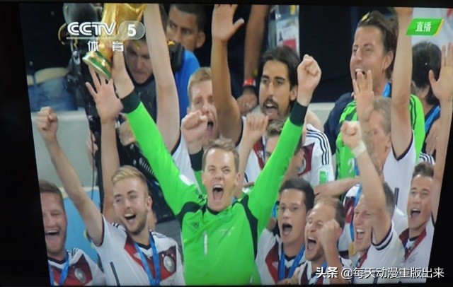 待到德国捧杯时家祭何须告乃翁2014巴西，我见证了夏天的童话