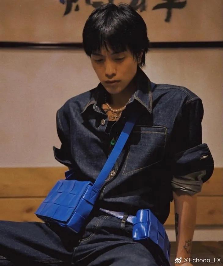 三里屯偶遇大幂幂,杨幂和闺蜜在三里屯逛街遭搭讪