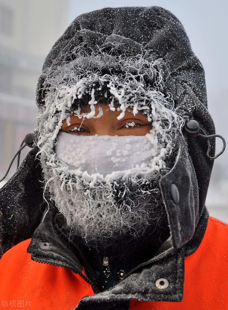 空气能热水器和太阳能连一起原理,太阳能热水器与空气能热水器价格