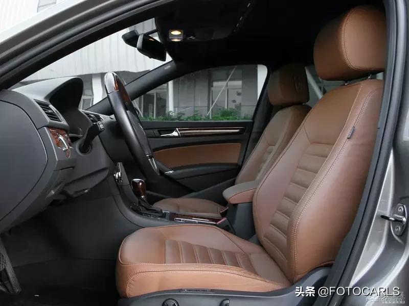 大众帕萨特3.0v6旗舰版,大众帕萨特2023最新款顶配落地价