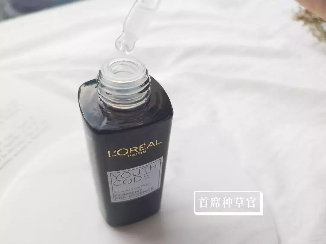 神仙水和小棕瓶哪个更值得买,被捧上天的饮料