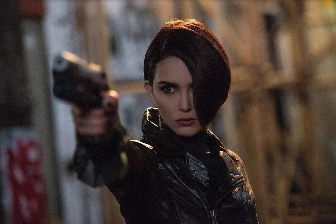 39岁高圆圆产后首次晒照,40岁高圆圆产后首次亮相