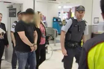 婢冲ぇ鍒╀簹鍥ょН濂剁矇琚姄,婢冲ぇ鍒╀簹涓浗浜哄伔濂剁矇琚姄