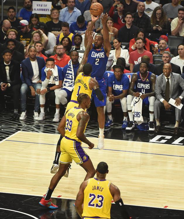 我欠湖人球迷很多，詹姆斯为球队做出牺牲，他还收到了一个好消息