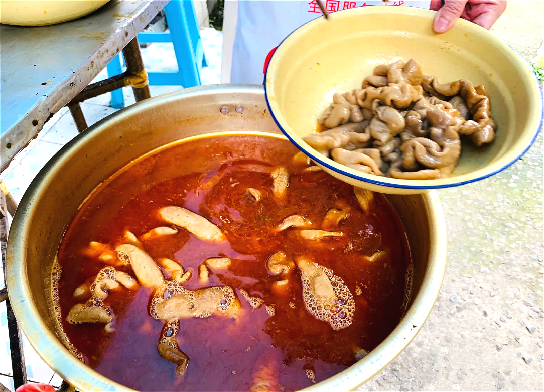 几十年的老字号卤菜,成都卖得最火爆的卤肥肠