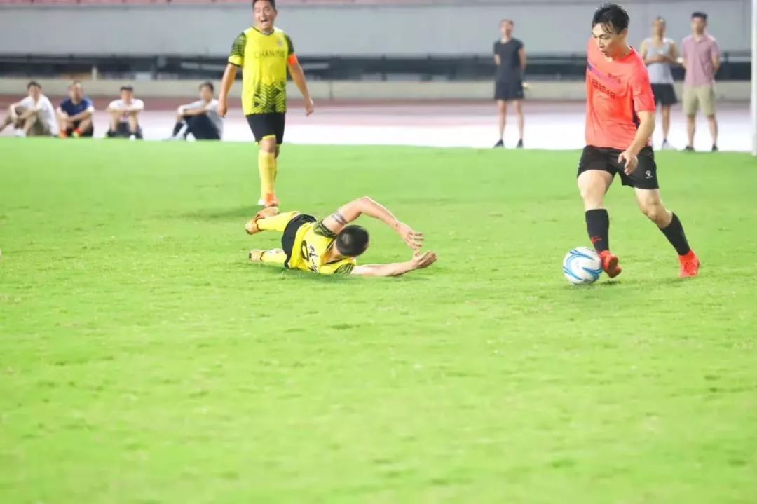 1个月26支球队88场比赛282个总进球数，见证江阴草根足球de疯狂