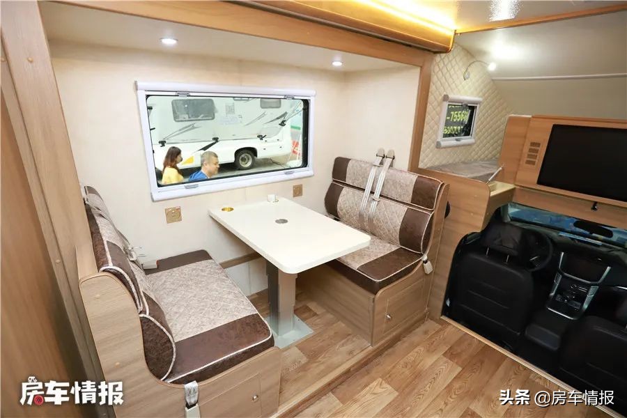 四驱单排皮卡房车最新布局三个床,最新款豪华顶配双排座皮卡房车