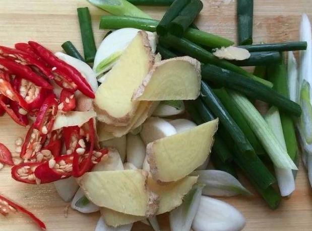 自己炒的菜吃不下去,自己炒的菜咋那么难吃