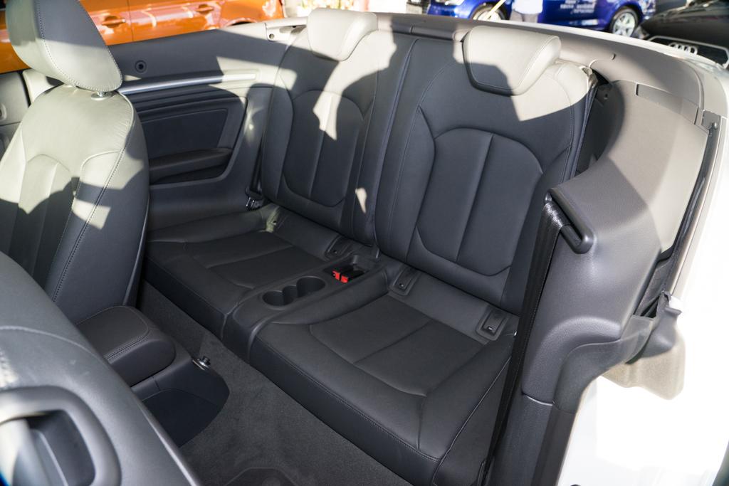 20万出头全新奥迪a3值得买吗,又要年轻又要性价比高的17奥迪a3