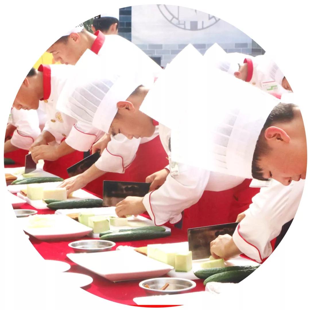 重庆学厨师专业的有哪些学校,云南学厨师专业的有哪些学校