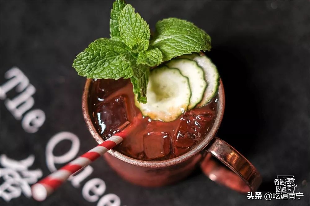 江北大道一家“特别”的酒吧，走进去发现全是外国人